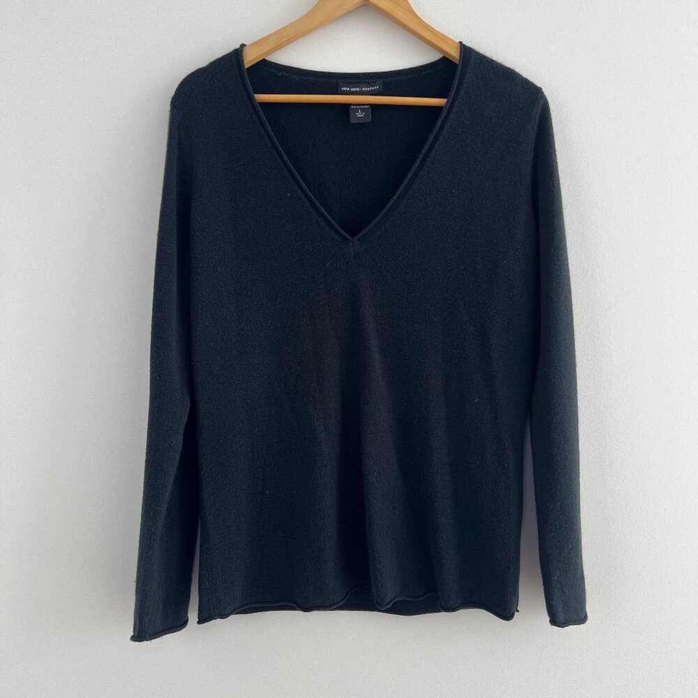 New York & Company Black V Neck‎ Sweater Womens L Minimalist Workwear Classic